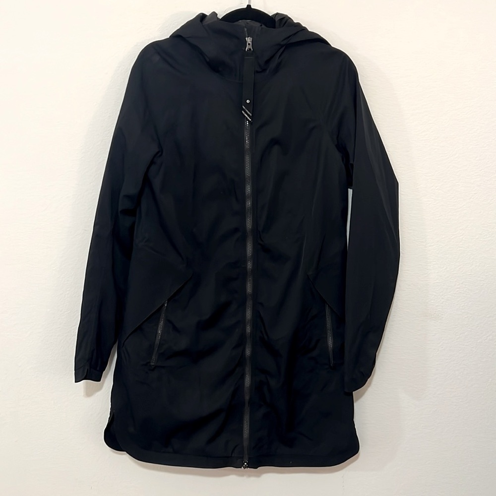 Lululemon Black Raincoat- M